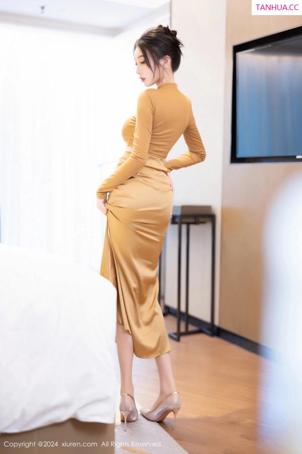 玥儿玥  [XiuRen]高清写真图 2024.05.21 No.8574 玥儿玥 丝袜美腿第32张图片